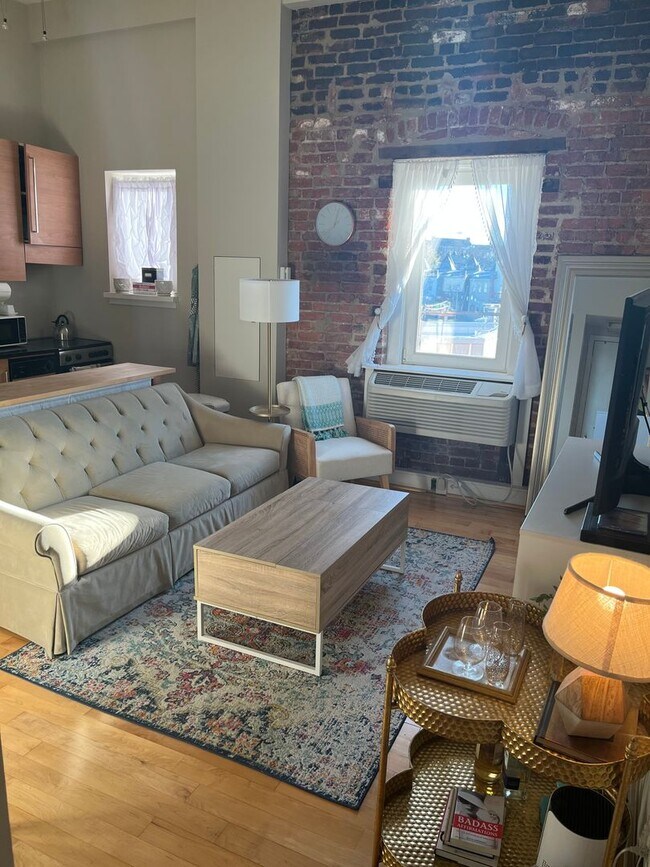 Building Photo - Bright 1BR in Bloomingdale – $1,800/mo | P...