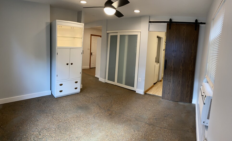 Building Photo - 1312 E 29th St Apt B Downstairs