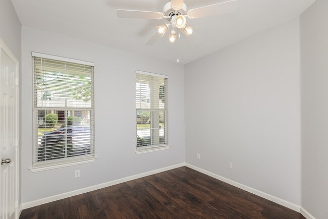 Building Photo - 9824 Birch Dr