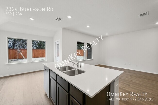 Building Photo - 2324 Burleson Rd