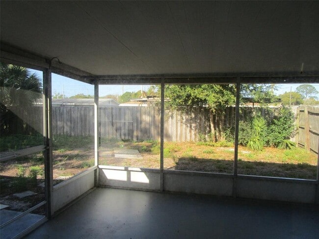 Building Photo - 8947 Cairo Ln