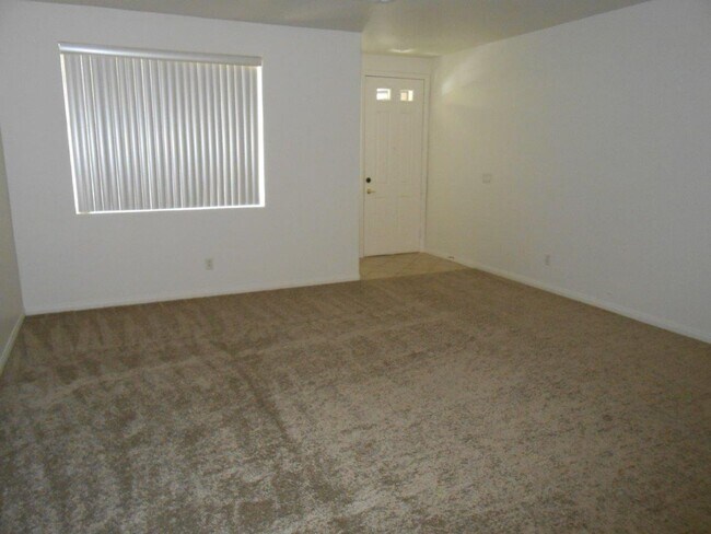 Building Photo - Beautiful 4 Bedroom Home in Summerlin