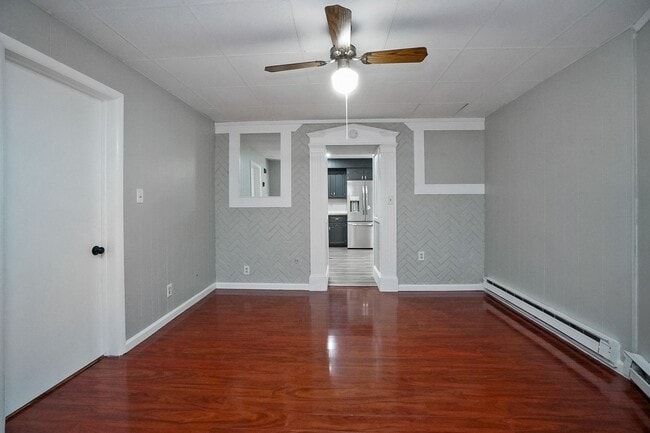 Building Photo - 137-139 Main St