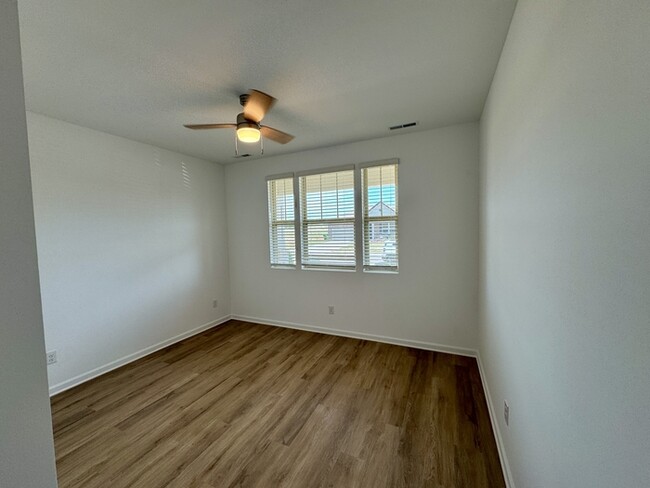 Building Photo - 268 Crane Holw Ln