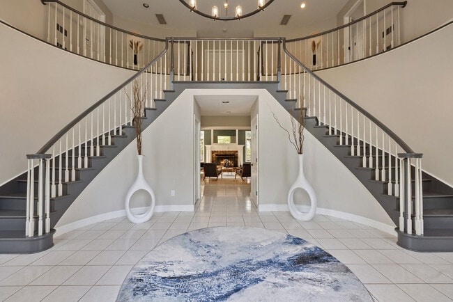 Building Photo - 321 Museum Village Rd