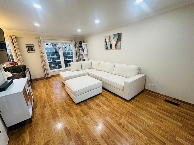 Building Photo - 2062 Danbury Pl