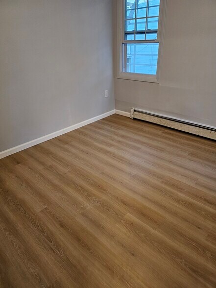 Building Photo - 228 Duncan Ave