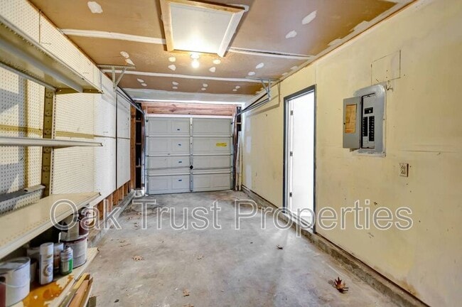 Building Photo - 155 Manchester Rd