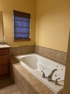 Building Photo - W163N5493 Westwind Dr