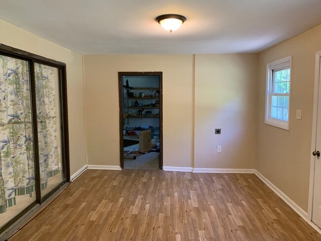 Building Photo - Spacious Ranch House in North Raleigh