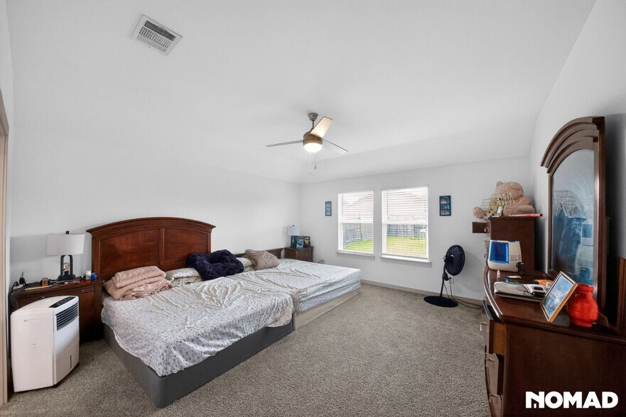 Building Photo - 1127 Rivertrace Ct