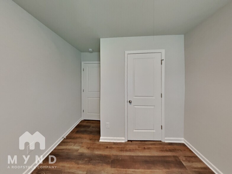 Building Photo - 1834 Carrington Dr