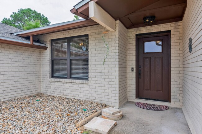 Building Photo - 967 Grand Canal St