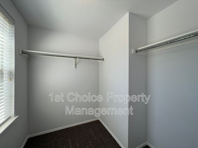 Building Photo - 9221 Comanche Ridge Dr