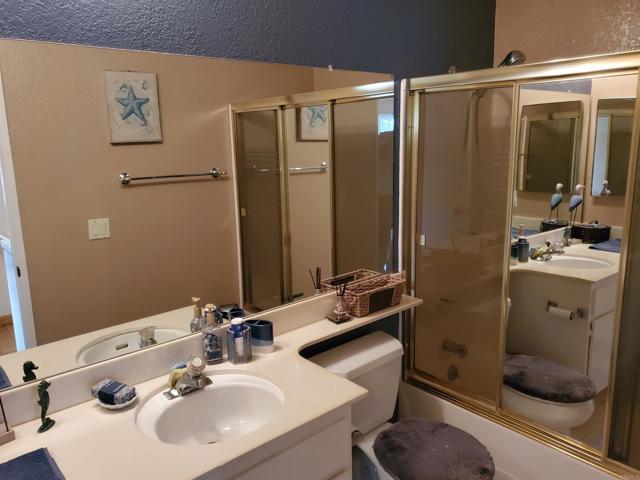 Building Photo - 10180 Palm Glen Dr