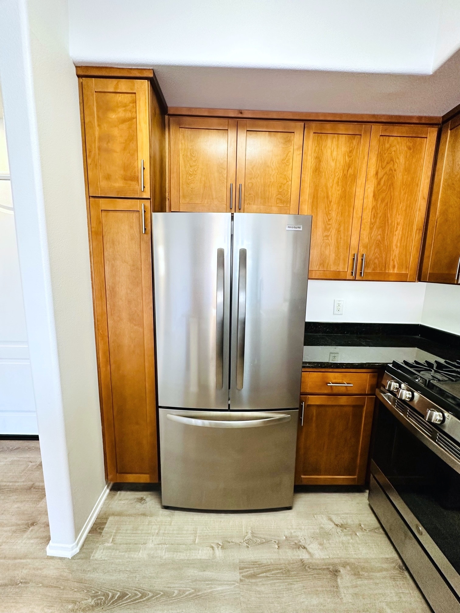 Building Photo - 4060 Glencoe Ave