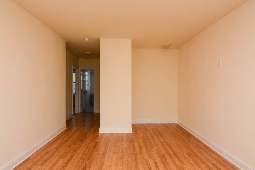 Building Photo - 2600 N Kimball Ave
