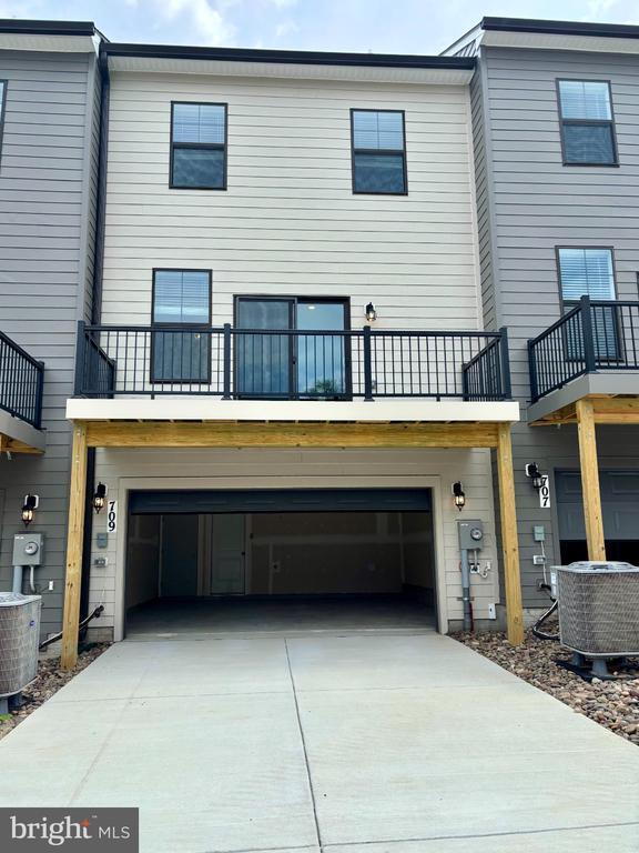 Building Photo - 709 Compass Wy