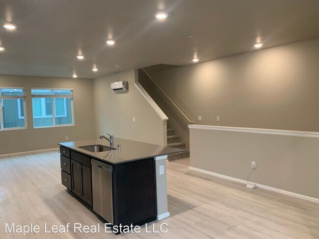 Building Photo - 3 br, 2.5 bath House - 32661 Ten Trails Pk...