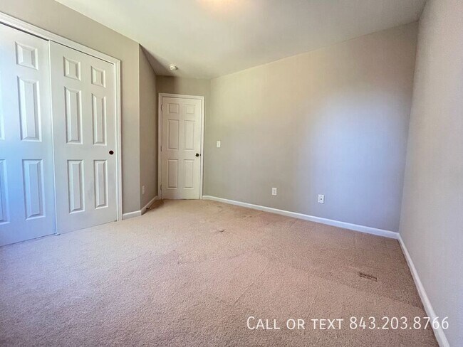 Building Photo - 214 Recess Dr