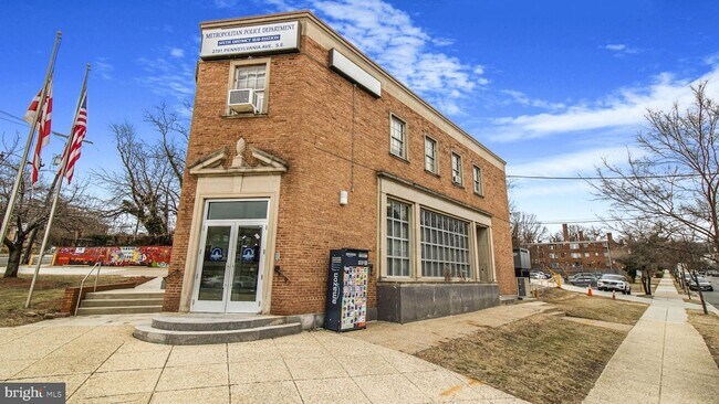 Building Photo - 1501 27th St SE