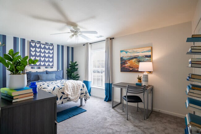 Building Photo - 1051 Southern Dr