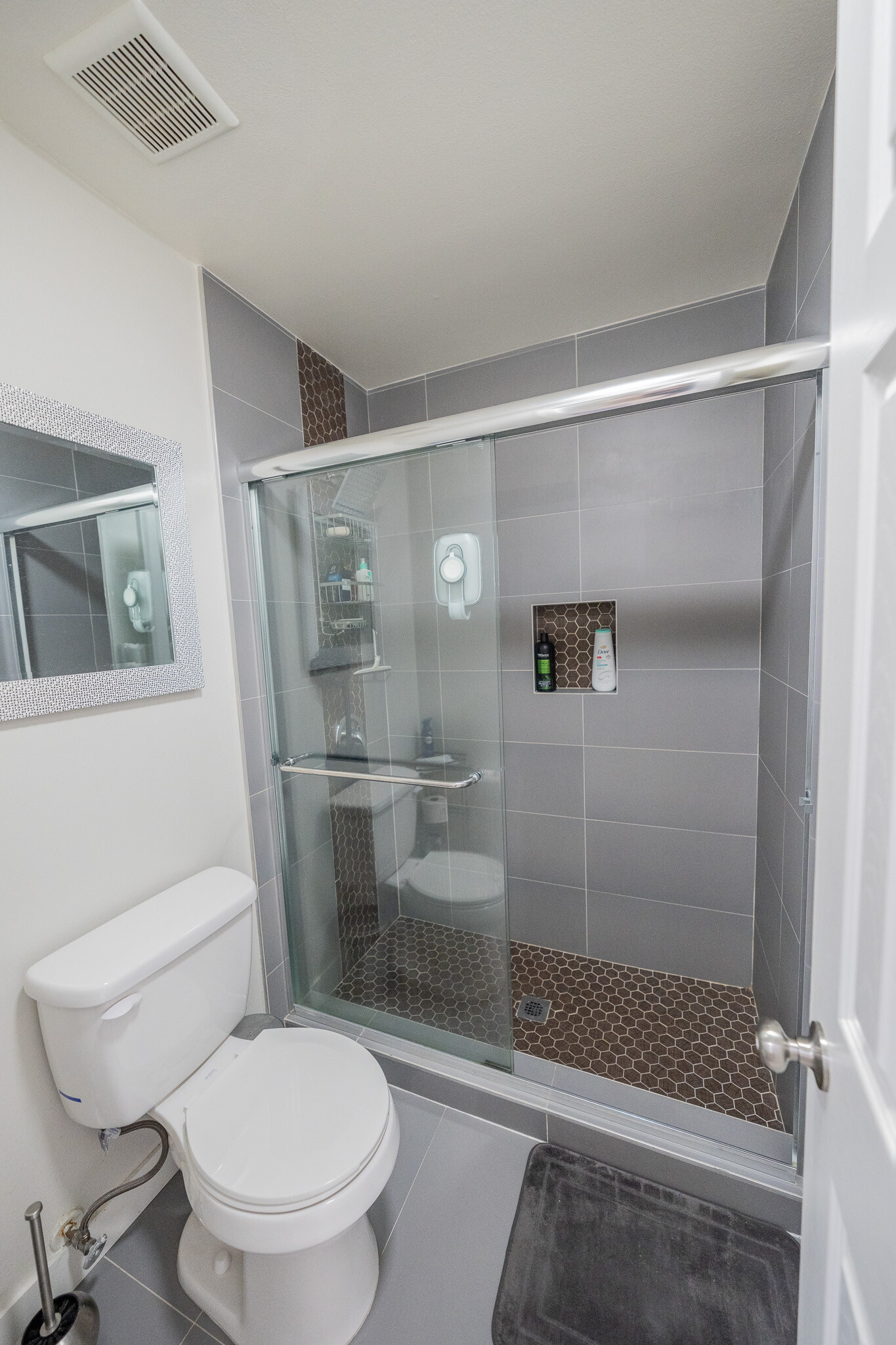 Building Photo - 15425 Sherman Way