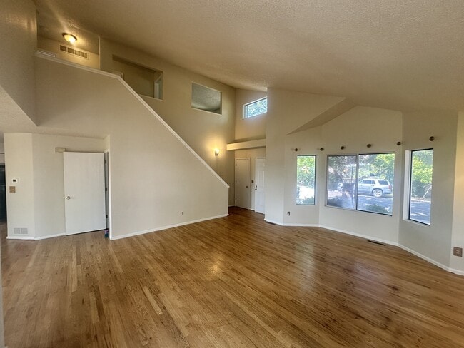 Building Photo - 11042 Alcott Dr
