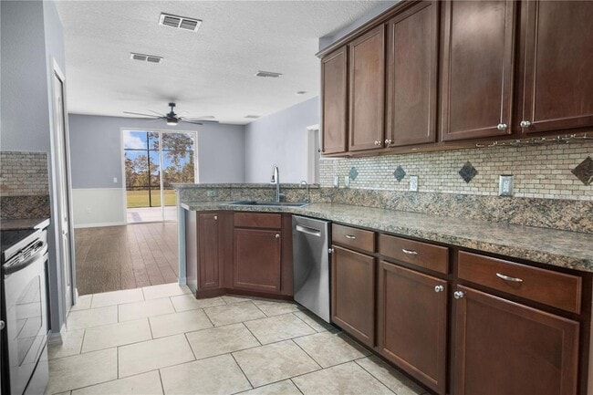 Building Photo - 161 Prairie Falcon Dr