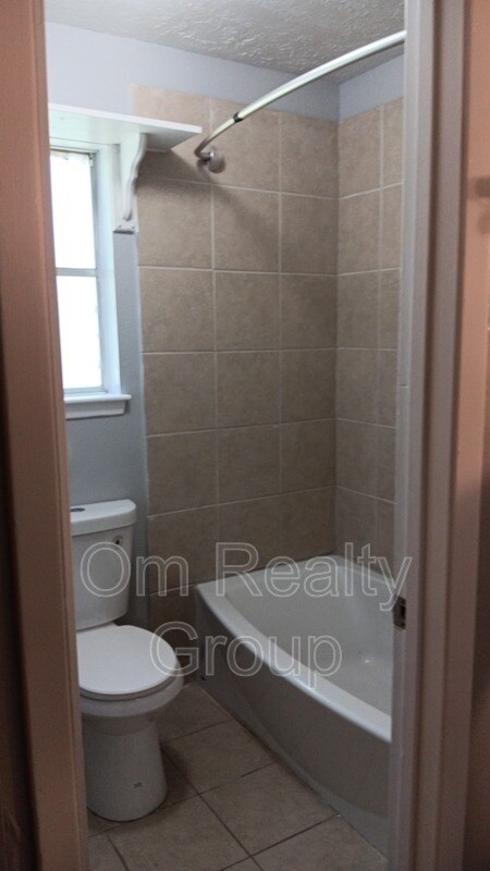 Building Photo - 7107 Briarfield Dr