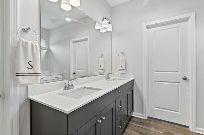 Building Photo - Modern 2023 Build | 2,200+ Sq Ft | Main-Level Primary | Loft + 2-Car Garage | Cul-De-Sac Lot