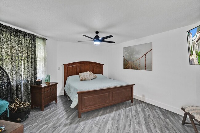 Building Photo - 3633 NW 6th St