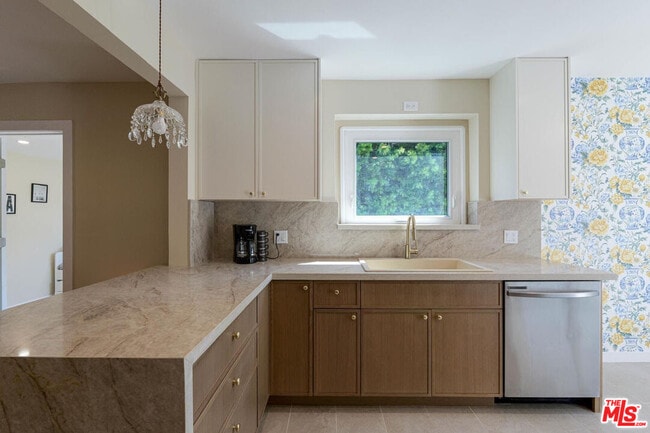 Building Photo - 4147 Marcasel Ave