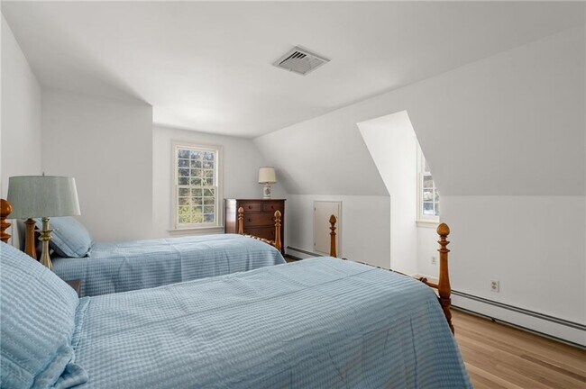 Building Photo - 1191 N MAIN Rd