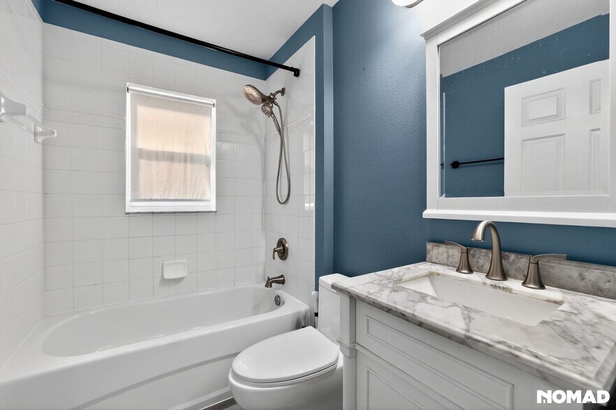 Building Photo - 7831 Carriage Pointe Dr