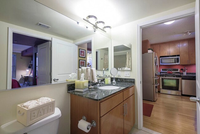 Building Photo - 912 F St NW