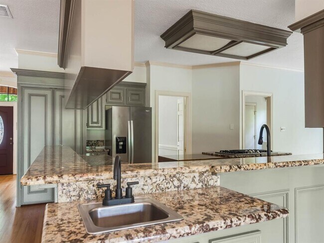 Building Photo - 33 Sweetleaf Ct
