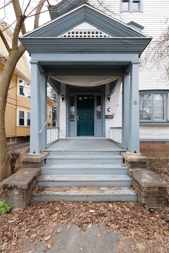 Building Photo - 18 Vick Park B