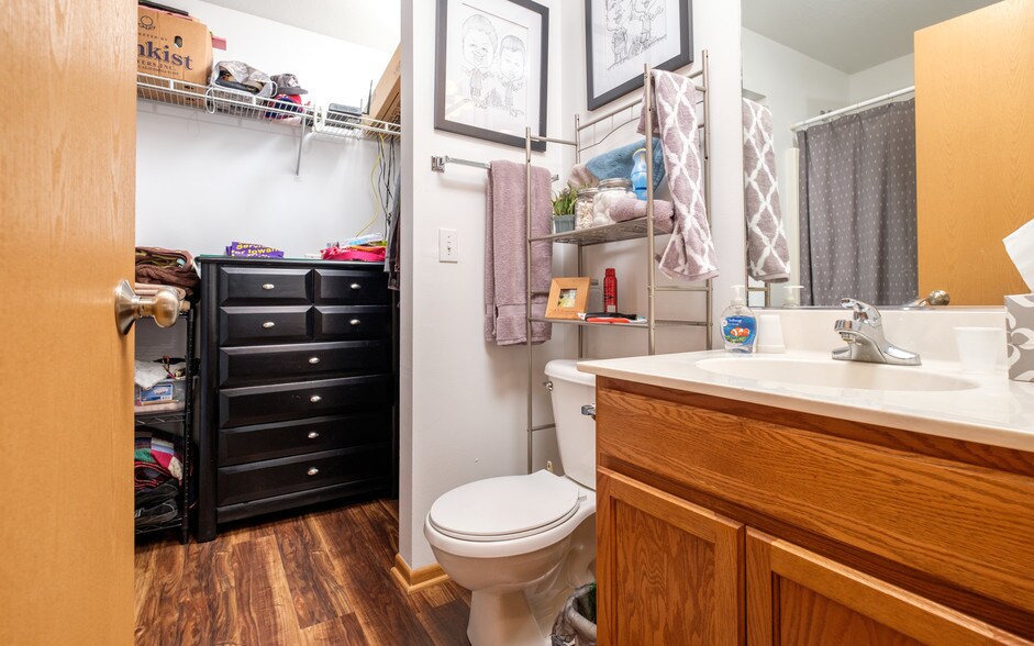 Building Photo - 106 National Dr