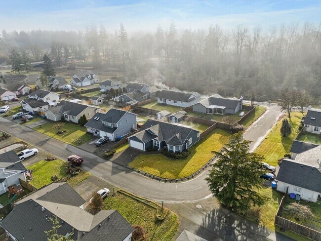 Building Photo - Beautiful 3-Bedroom, 2-Bath Home on a Corner Lot in Spanaway