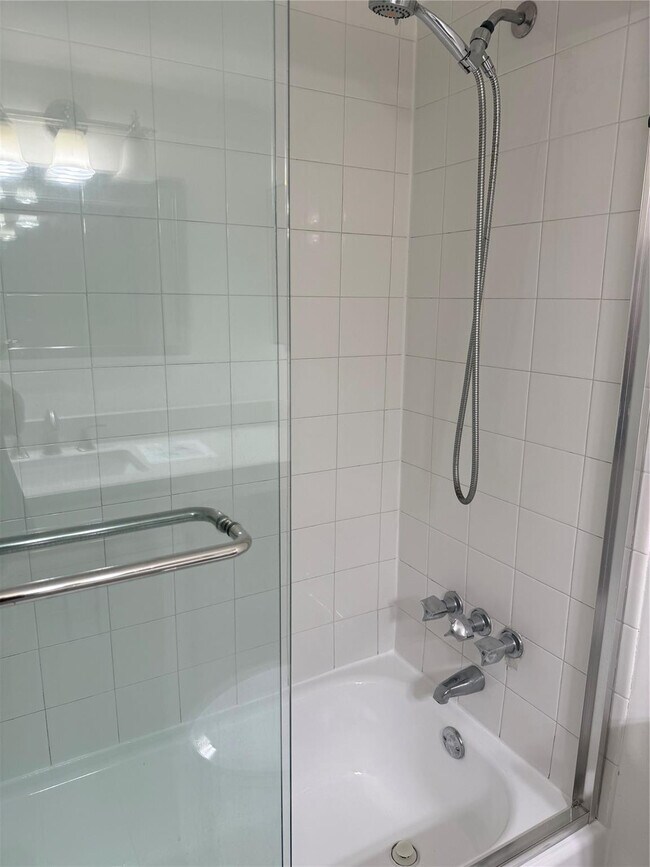 Building Photo - 111 Briny Ave