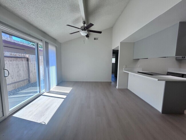 Building Photo - 9673-9675 Lake Natoma Drive