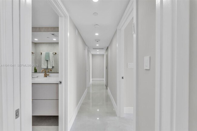 Building Photo - 19707 Turnberry Way