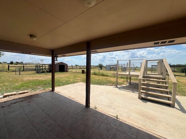 Building Photo - 1100 County Rd 313