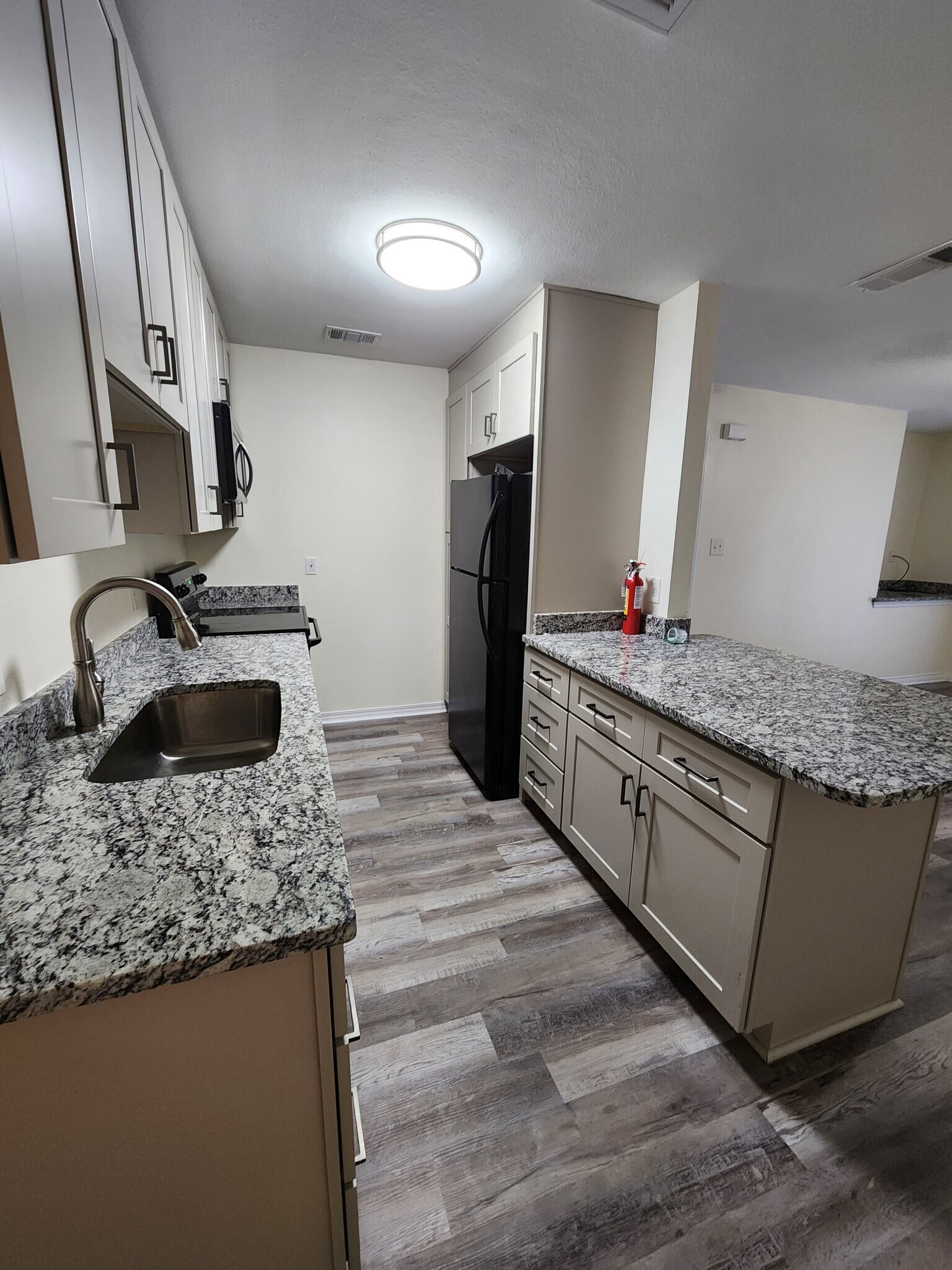Building Photo - 4780 Pontchartrain Dr