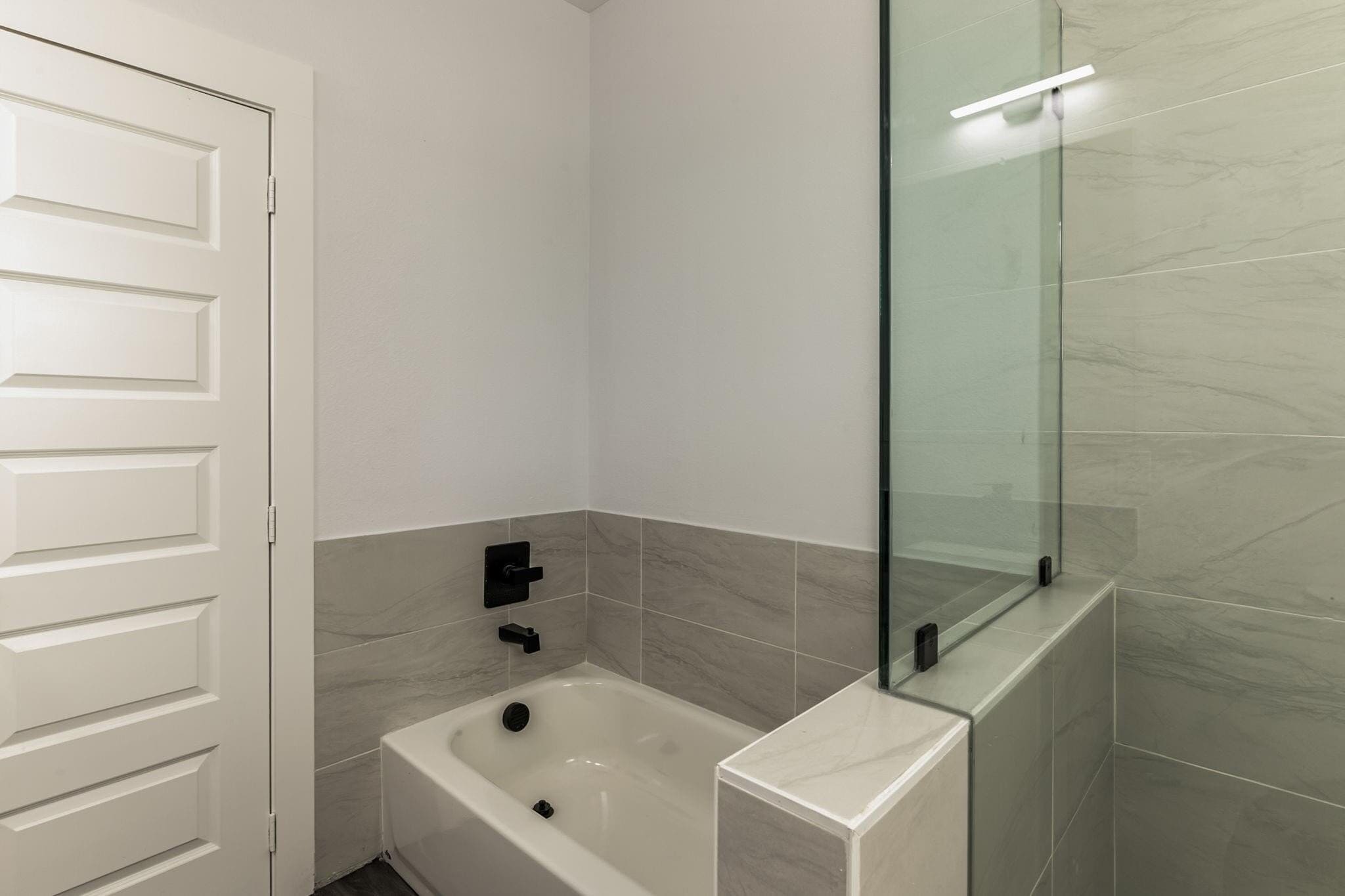 Building Photo - 770 Elwayne Ave