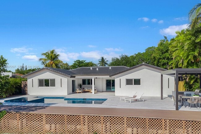 Building Photo - 19721 NE 23rd Ave