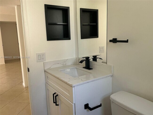 Building Photo - 501 Gardens Dr