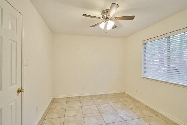Building Photo - 11616 Timberwild St