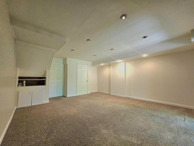 Building Photo - 7664 Northern Oaks Ct